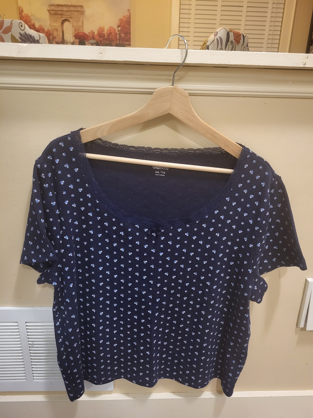 Gap Navy Blue Short Sleeve Scoop Neck Top with Light Blue Floral Print